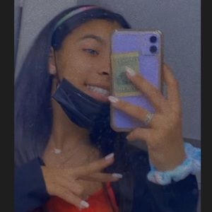 Meet your Posher, Leila